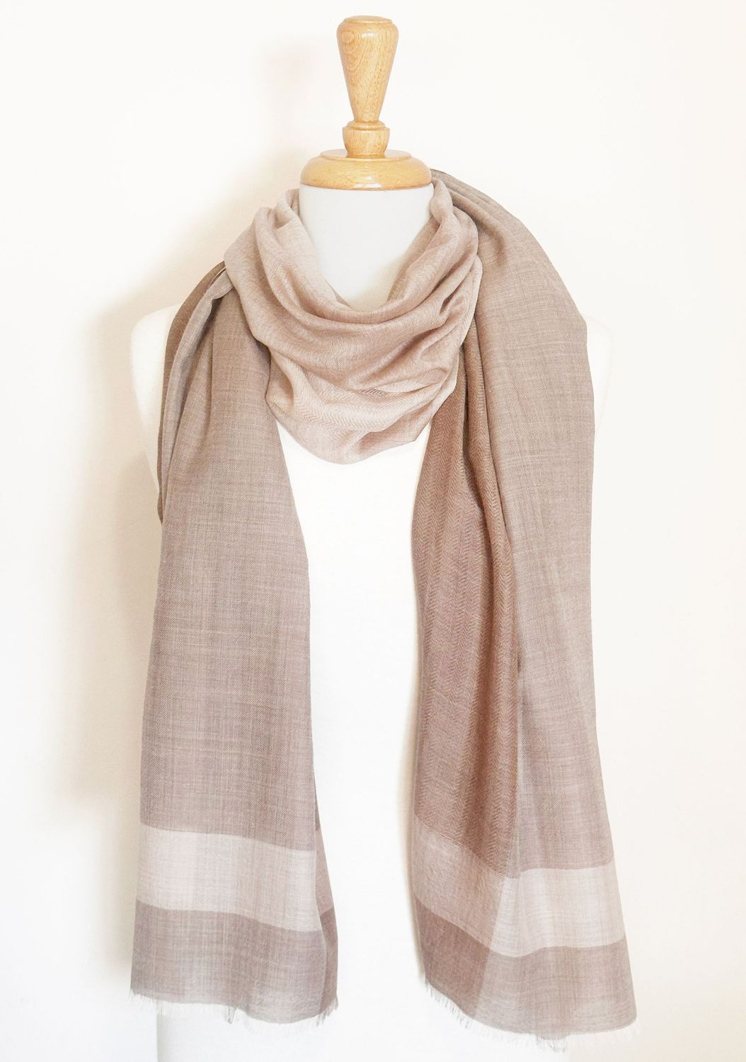 Dlux Rumi Scarf Taupe
