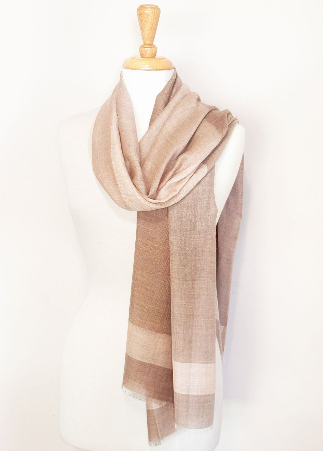 Dlux Rumi Scarf Taupe