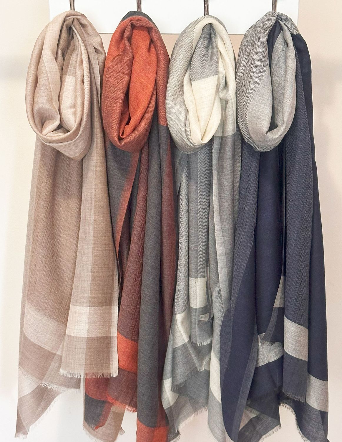 Dlux Rumi Scarf Taupe