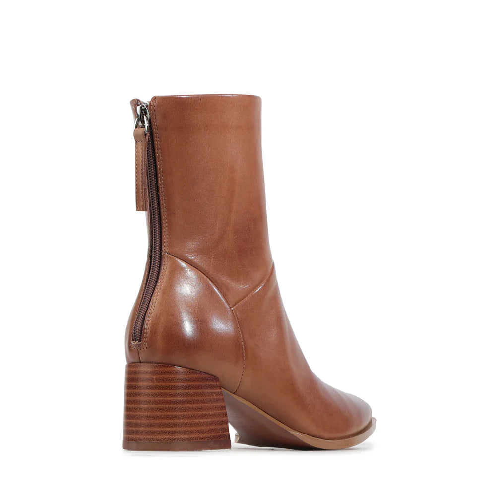 EOS Auroa Pecan Leather