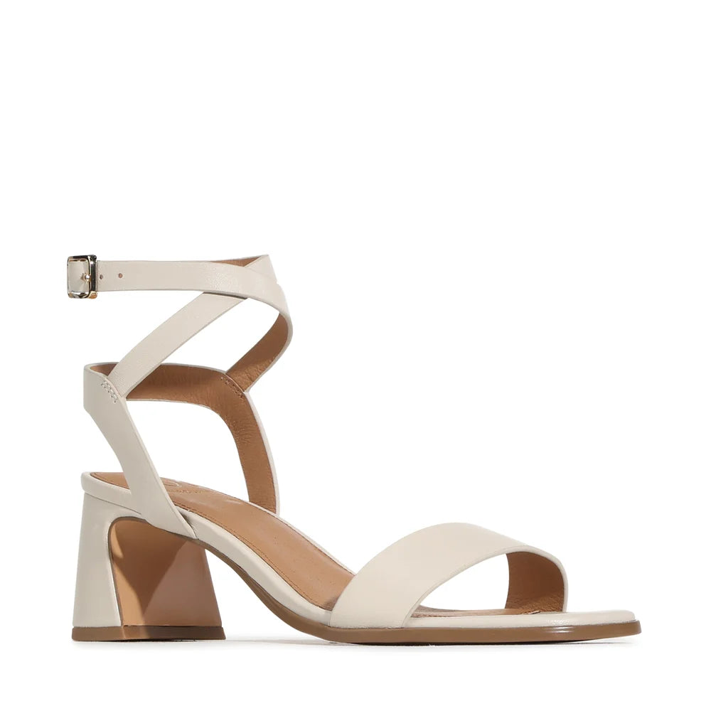 EOS Basili Off White