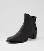 Django & Juliette Mockas Black