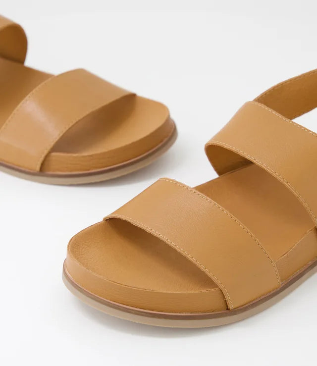 Django & Juliette Quffle Dark Tan