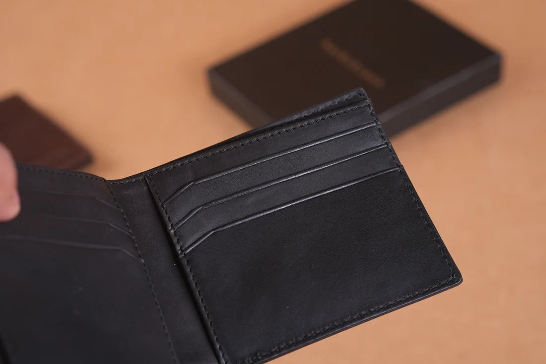 Bark & Bison The Timeless Bi-Fold Black
