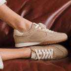 EOS Glinda Taupe