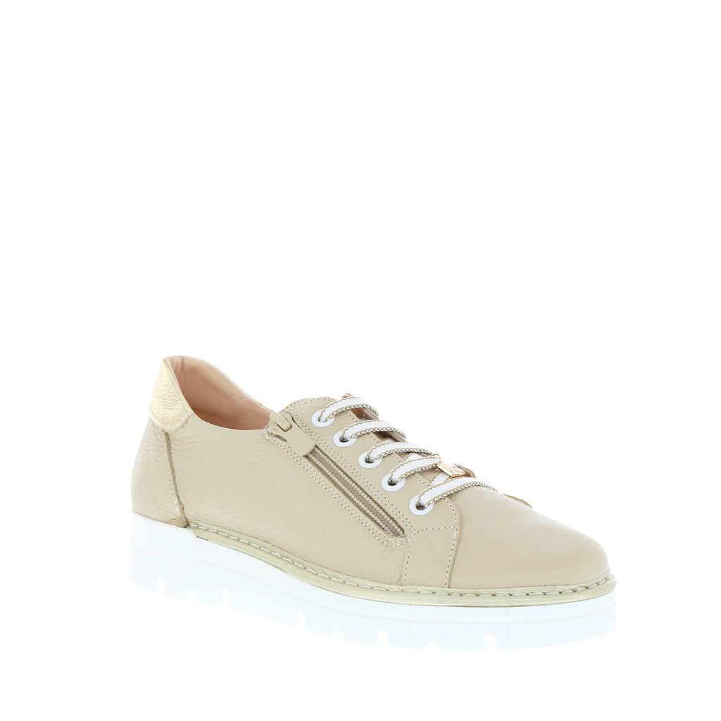 Jose Saenz 2001 Beige