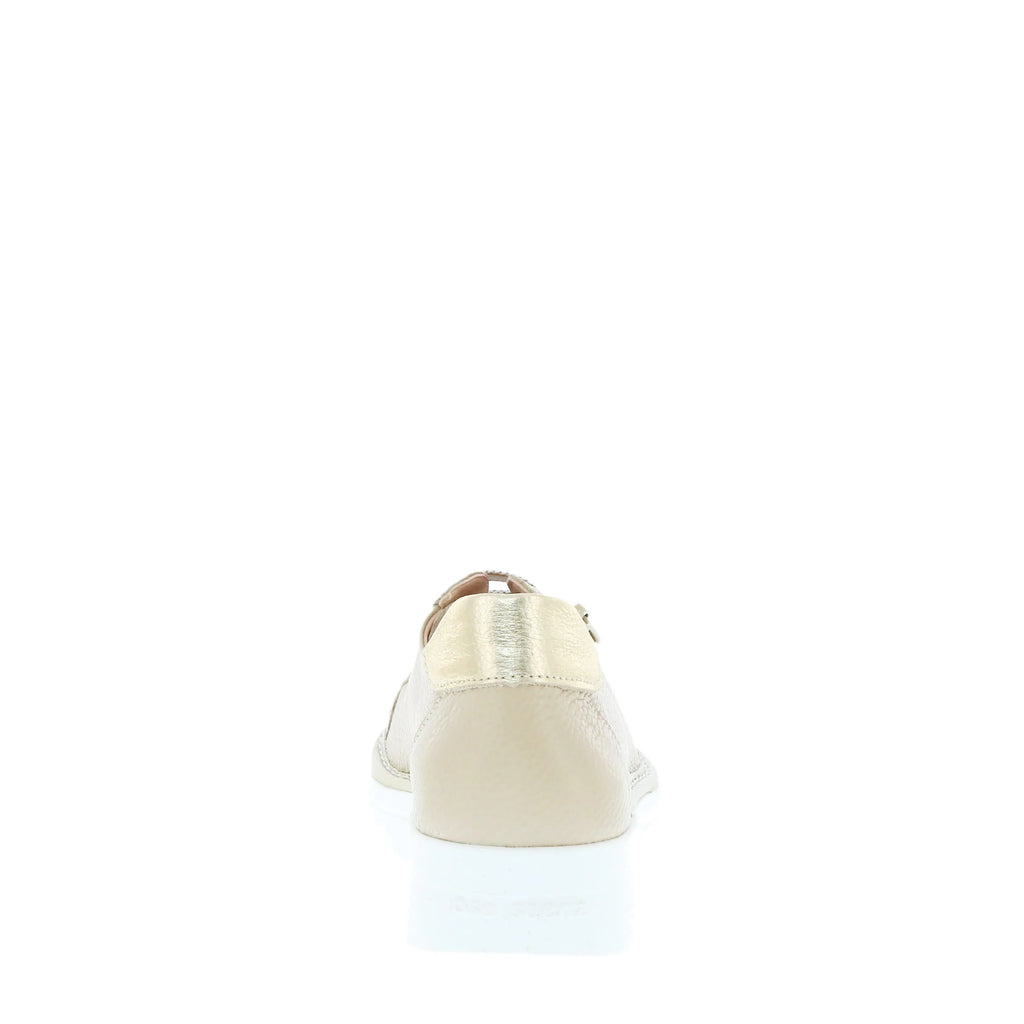 Jose Saenz 2001 Beige