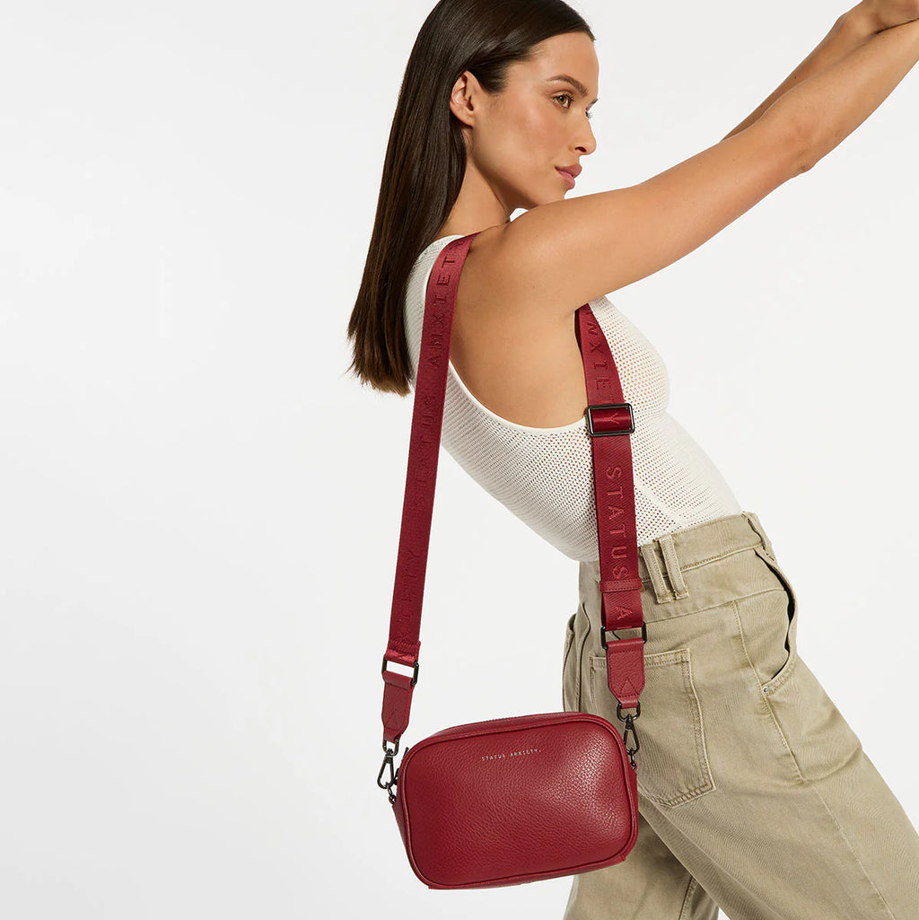 Status Anxiety Plunder Dual Strap Rouge