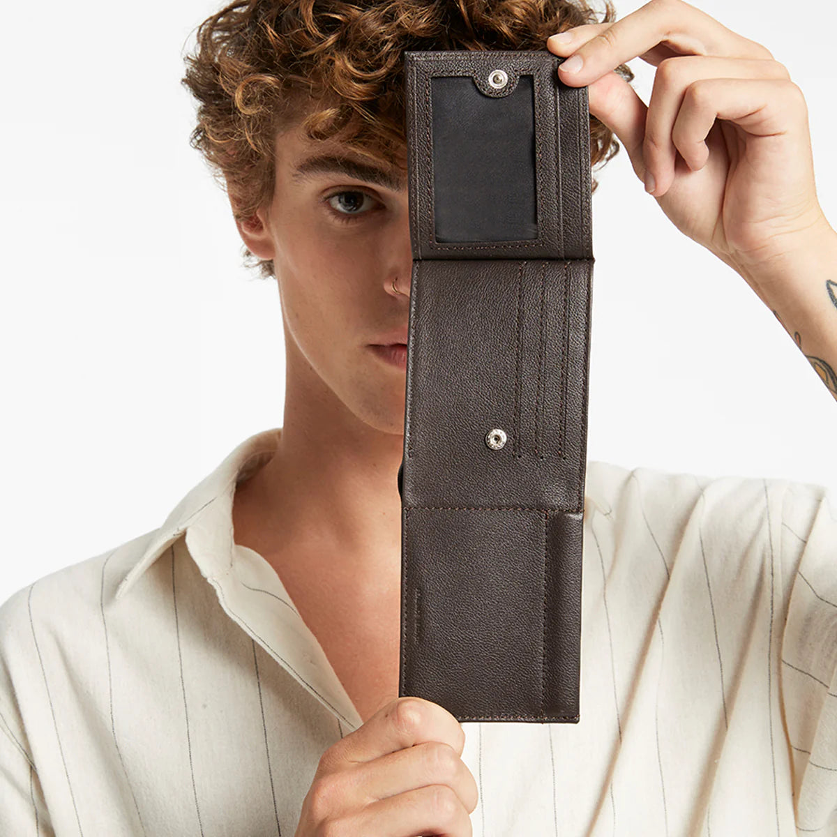 Status Anxiety Noah Wallet Chocolate