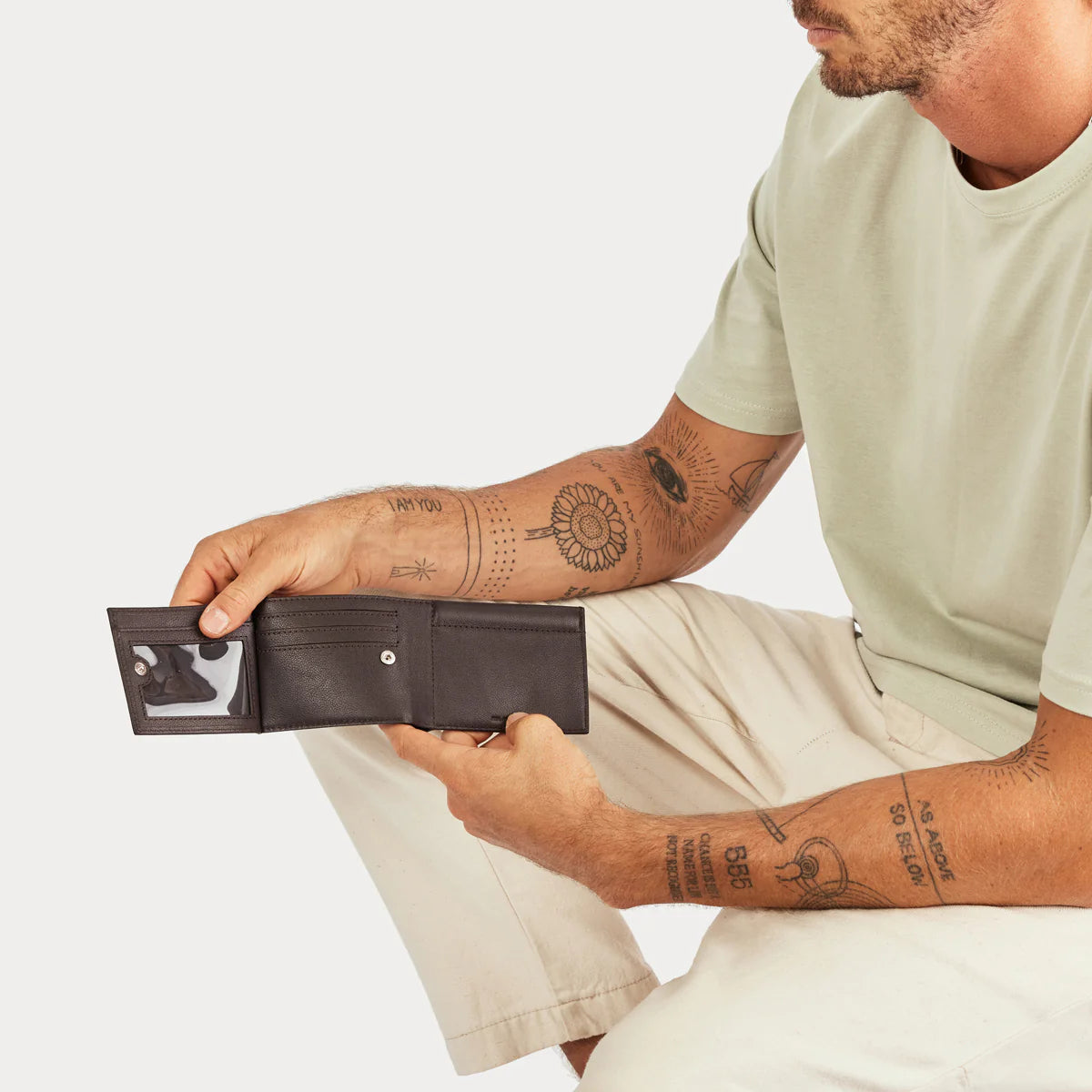 Status Anxiety Noah Wallet Chocolate