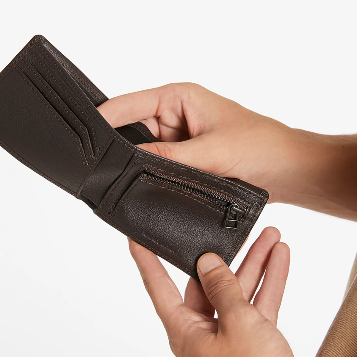 Status Anxiety Otis Wallet Chocolate